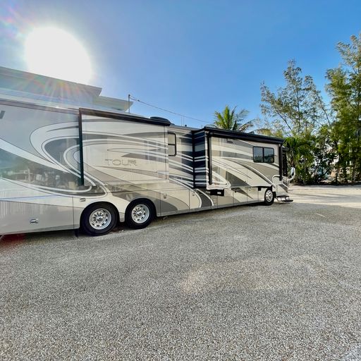 2012 Winnebago Tour 42 Bath & a Half Model