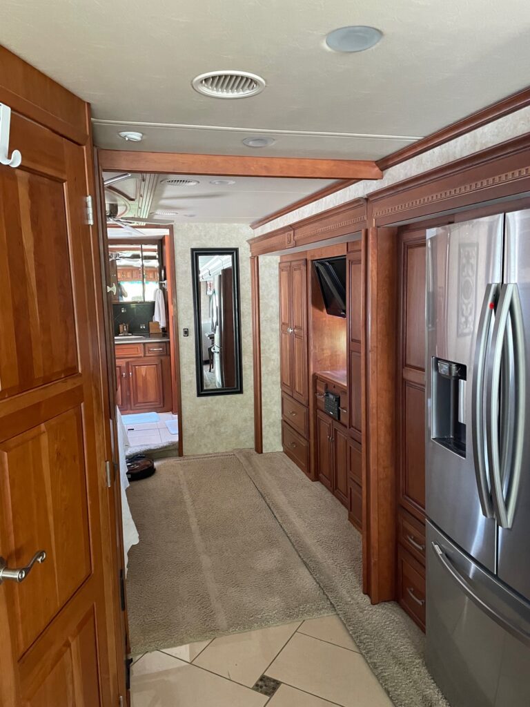 2012 Winnebago Tour 42 Bath & a Half Model