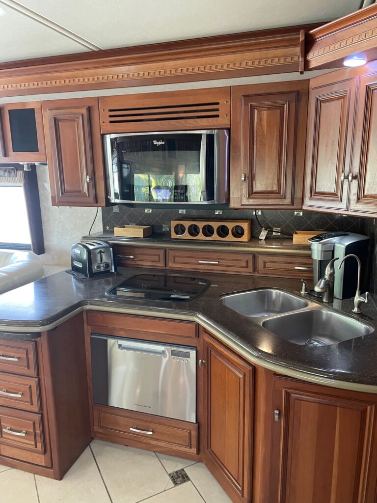 2012 Winnebago Tour 42 Bath & a Half Model