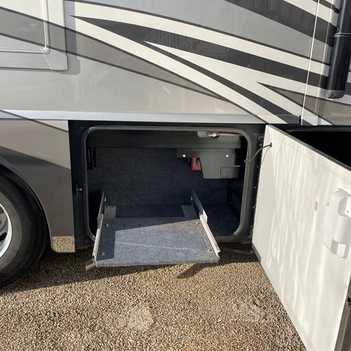 2012 Winnebago Tour 42 Bath & a Half Model