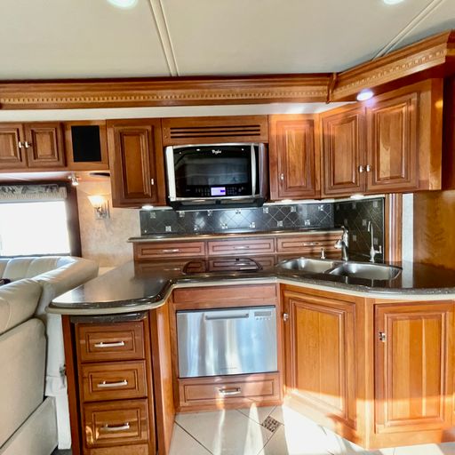 2012 Winnebago Tour 42 Bath & a Half Model