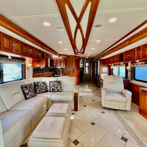 2012 Winnebago Tour 42 Bath & a Half Model