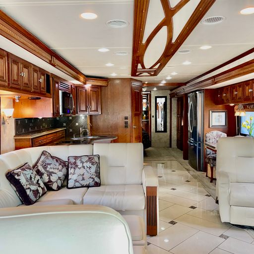 2012 Winnebago Tour 42 Bath & a Half Model