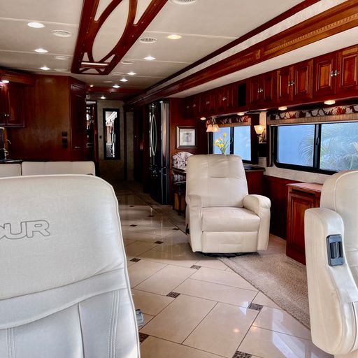 2012 Winnebago Tour 42 Bath & a Half Model