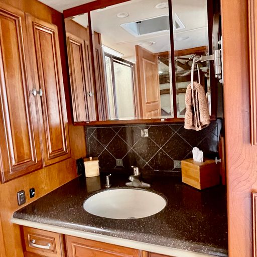 2012 Winnebago Tour 42 Bath & a Half Model