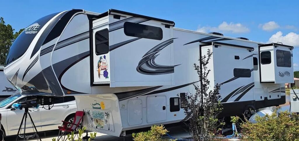 2022 Grand Design Solitude 375RES